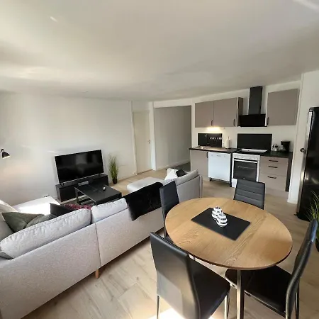 Lunt Og Trivelig I Sentrum Gronn شقة *