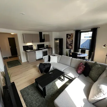 Lunt Og Trivelig I Sentrum Gronn Διαμέρισμα